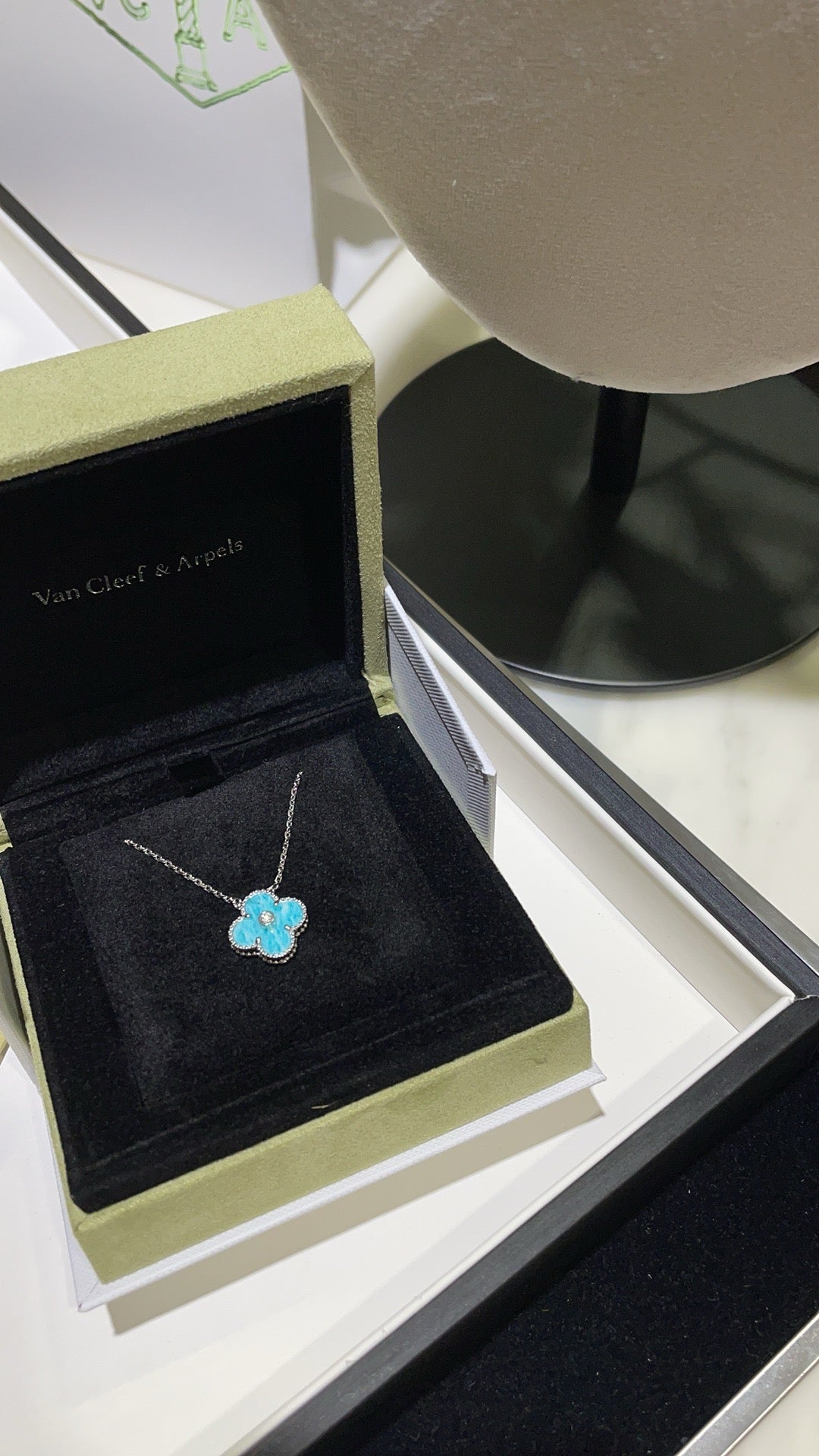 [Max Jewelry ]CLOVER 15MM DIAMOND SVRES PORCELAIN  NECKLACE SILVER