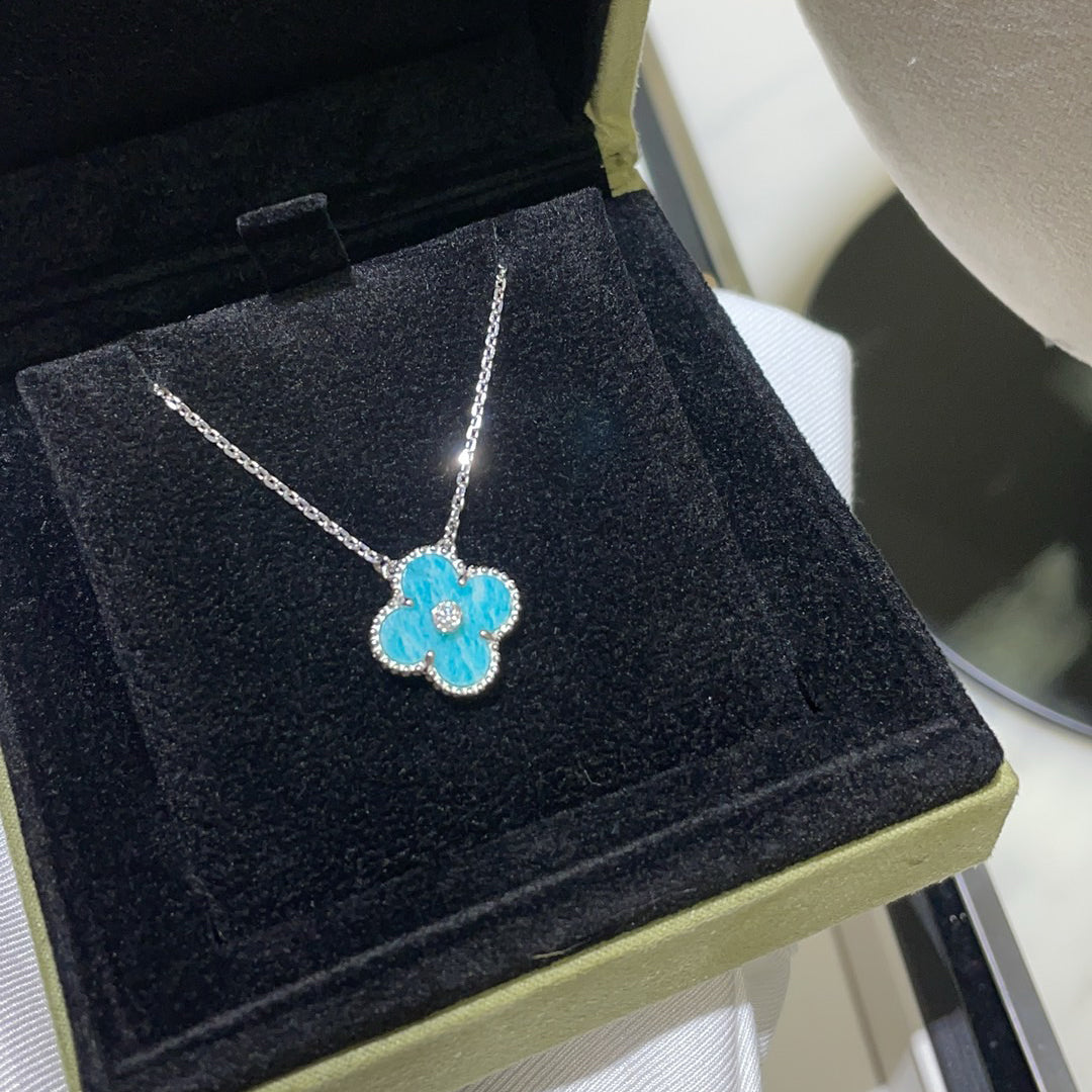[Max Jewelry ]CLOVER 15MM DIAMOND SVRES PORCELAIN  NECKLACE SILVER