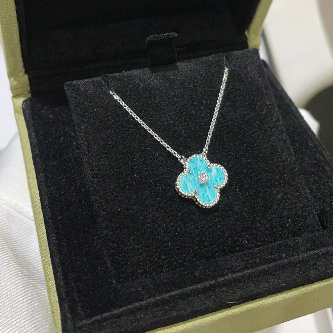 [Max Jewelry ]CLOVER 15MM DIAMOND SVRES PORCELAIN  NECKLACE SILVER