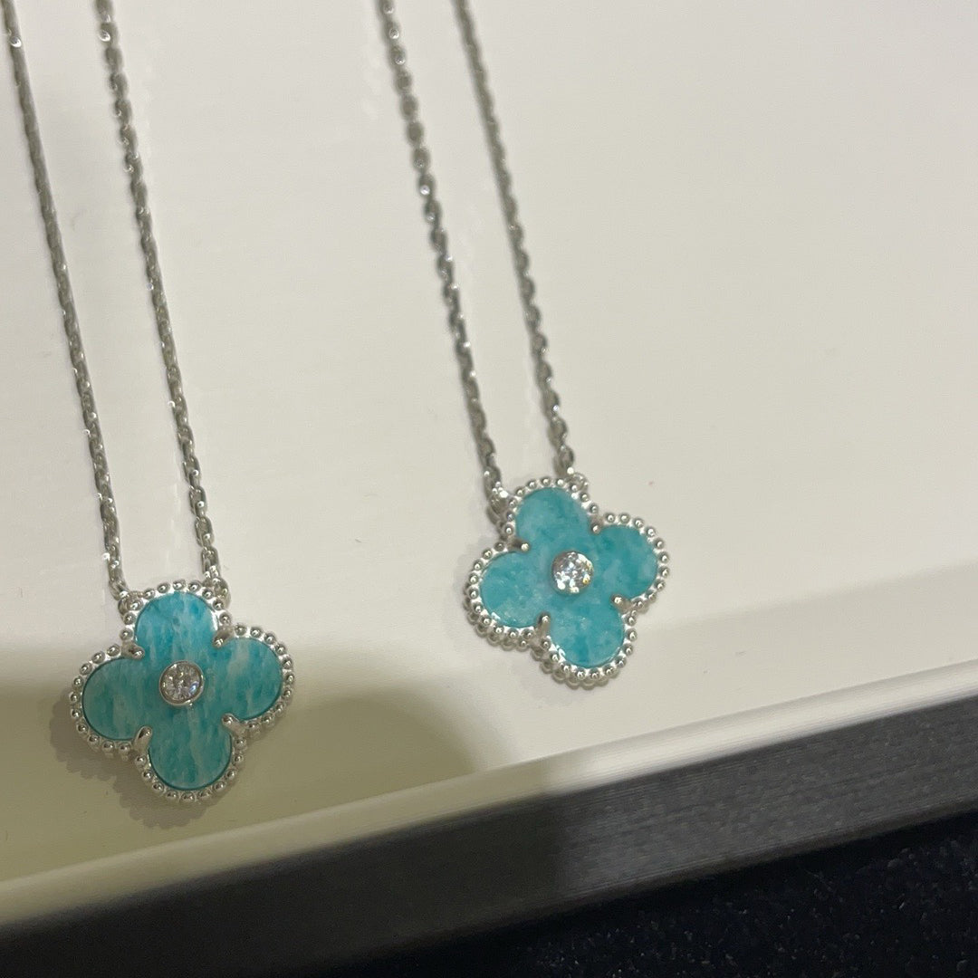 [Max Jewelry ]CLOVER 15MM DIAMOND SVRES PORCELAIN  NECKLACE SILVER