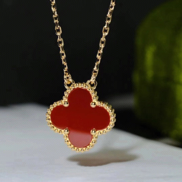 [Max Jewelry ]CLOVER 15MM CARNELIAN SINGLE FLOWER NECKLACE