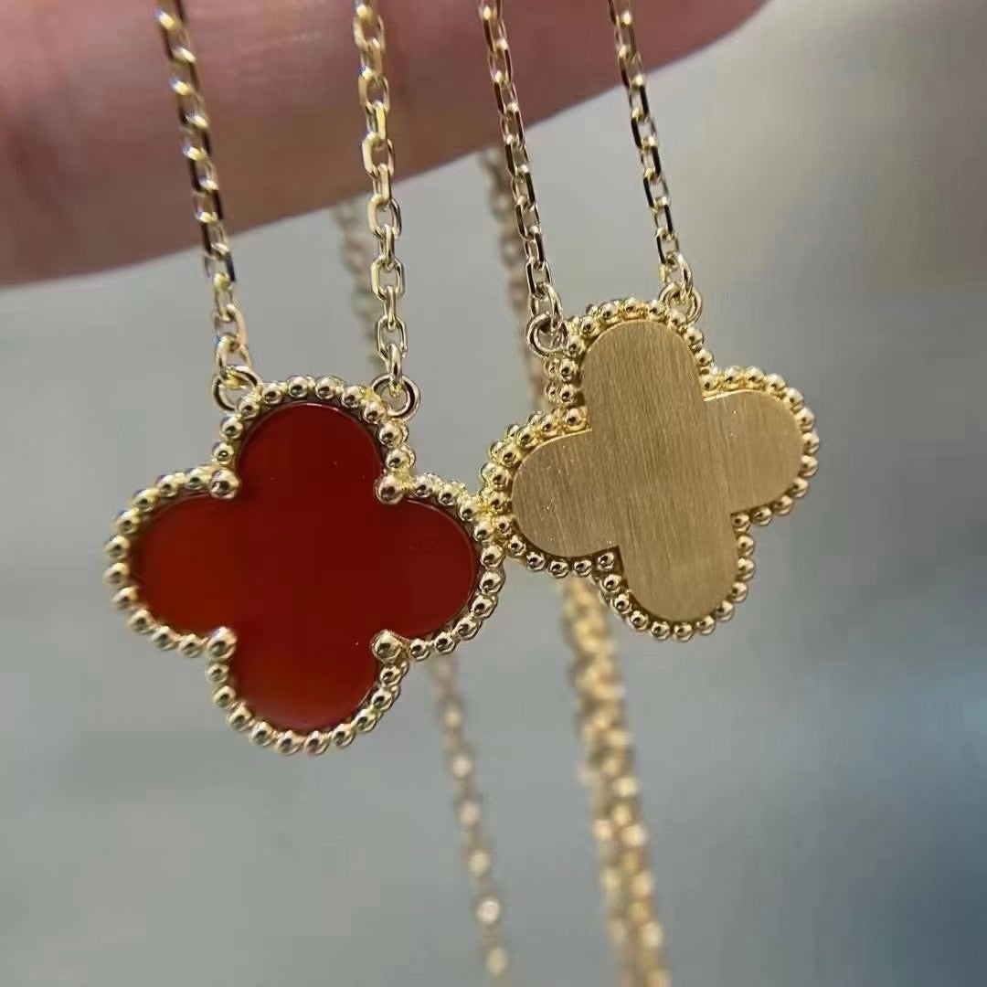 [Max Jewelry ]CLOVER 15MM CARNELIAN SINGLE FLOWER NECKLACE