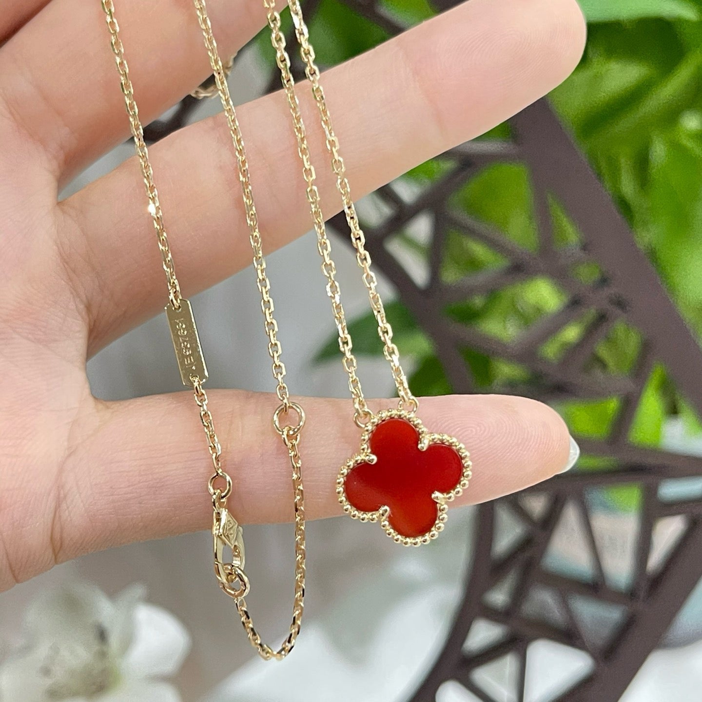 [Max Jewelry ]CLOVER 15MM CARNELIAN SINGLE FLOWER NECKLACE