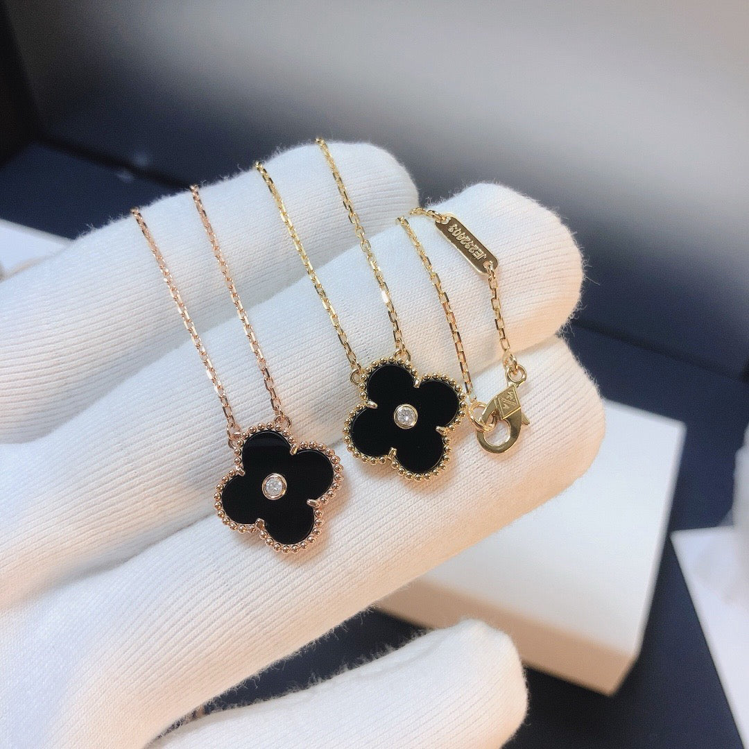 [Max Jewelry ]CLOVER 15MM DIAMOND ONYX NECKLACE
