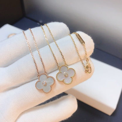 [Max Jewelry ]CLOVER 15MM DIAMOND WHITE FRITILLARIA NECKLACE
