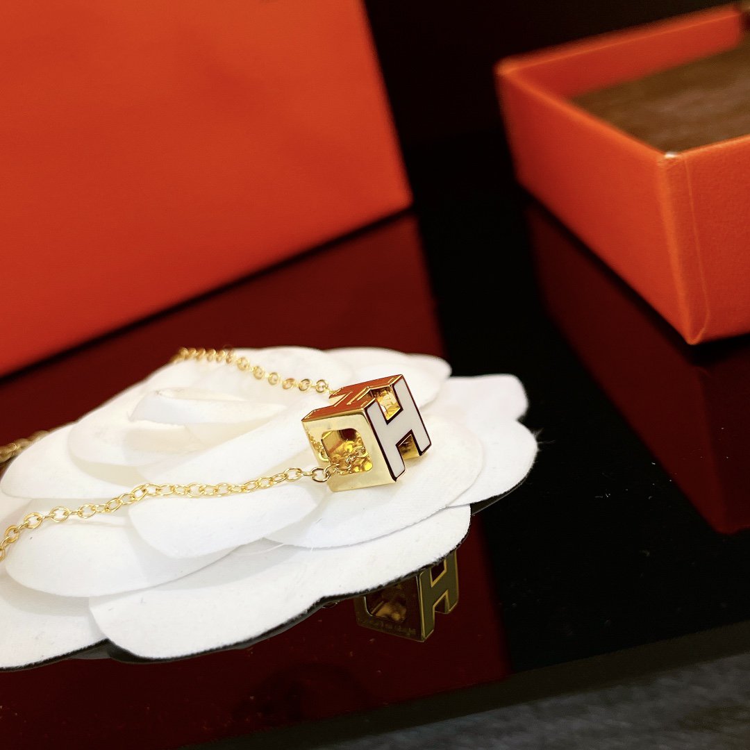 [Max Jewelry ]H WHITE SQUARE GOLD NECKLACE