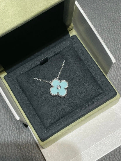 [Max Jewelry ]CLOVER 1 DIAMOND LIGHT BLUE SILVER NECKLACE