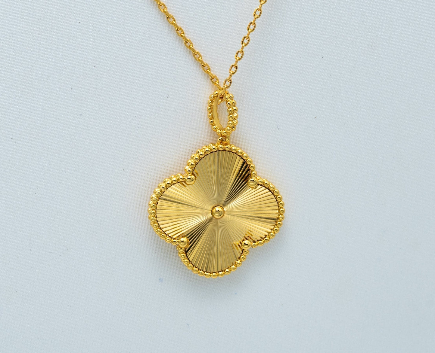 [Max Jewelry ]CLOVER 25MM PEDANT NECKLACE GOLD