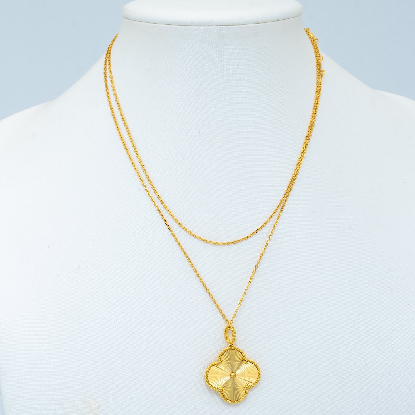 [Max Jewelry ]CLOVER 25MM PEDANT NECKLACE GOLD