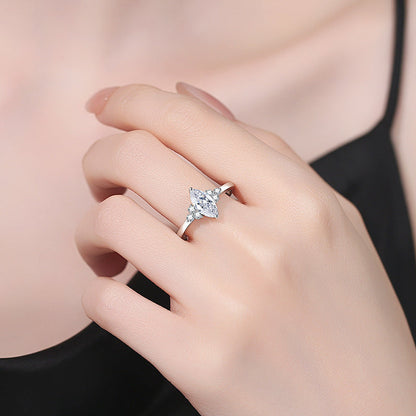 [Plus&Max]ELEGANT MARQUISE CUT MOISSANITE RING WITH SIDE ACCENTS