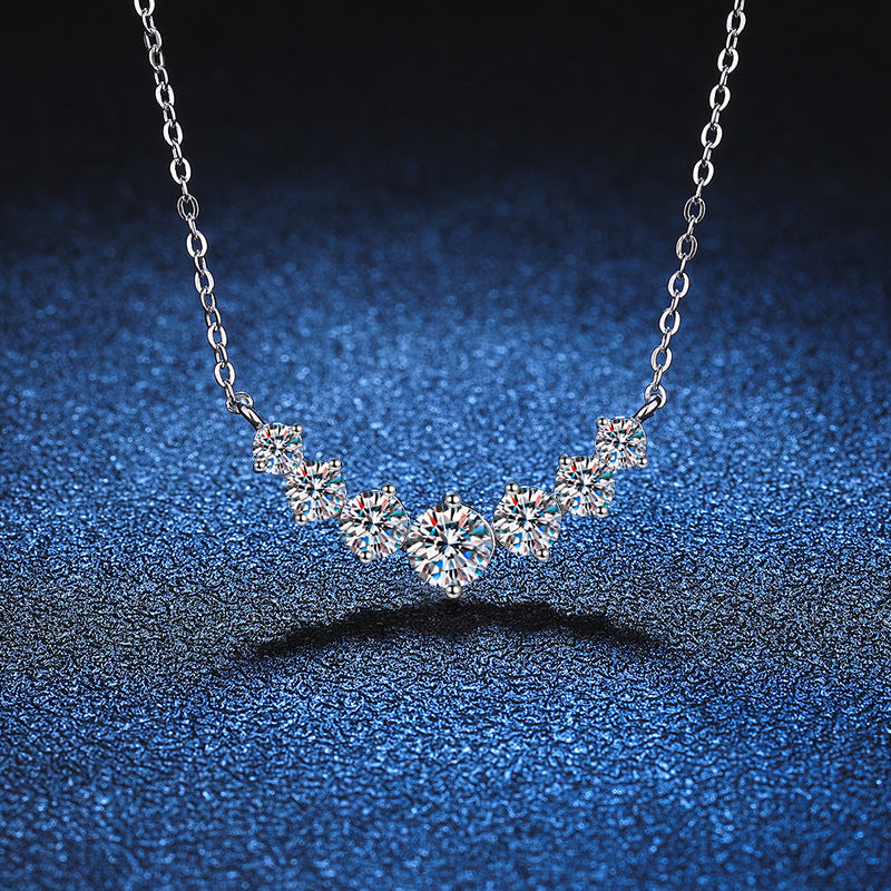 [Plus&Max]MINIMALIST CURVED SMILE MOISSANITE NECKLACE