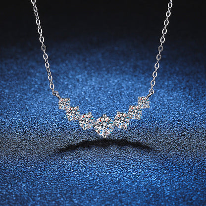 [Plus&Max]MINIMALIST CURVED SMILE MOISSANITE NECKLACE