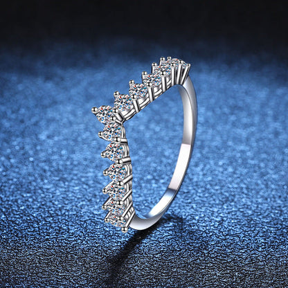 [Plus&Max]ELEGANT V-SHAPED CHEVRON MOISSANITE RING