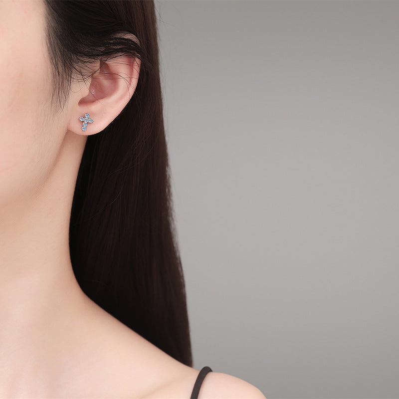 [Plus&Max]SPARKLING CROSS MOISSANITE STUD EARRINGS