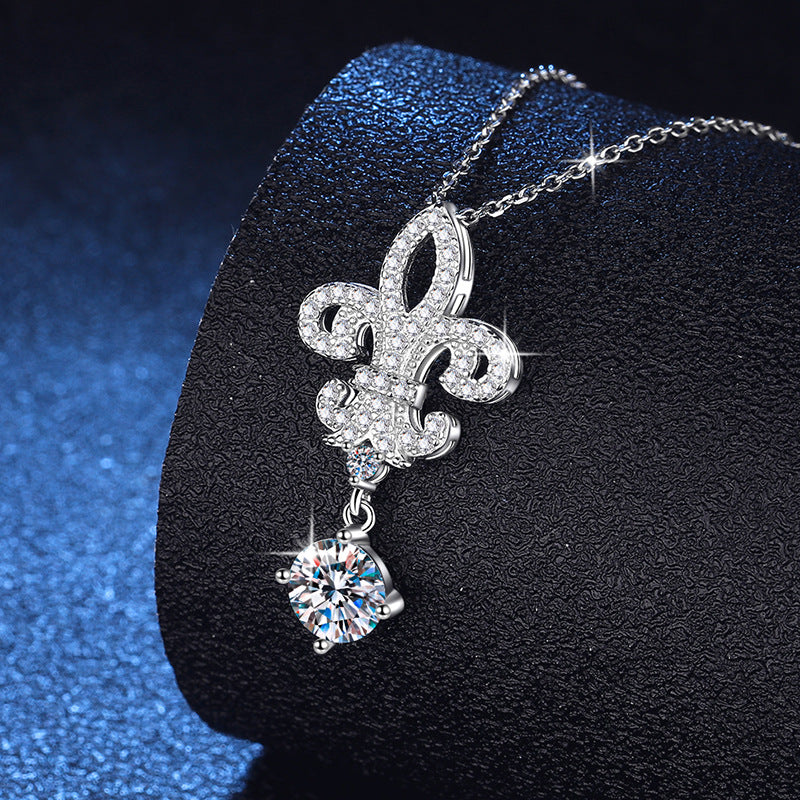 [Plus&Max]ROYAL FLEUR-DE-LIS MOISSANITE PENDANT NECKLACE