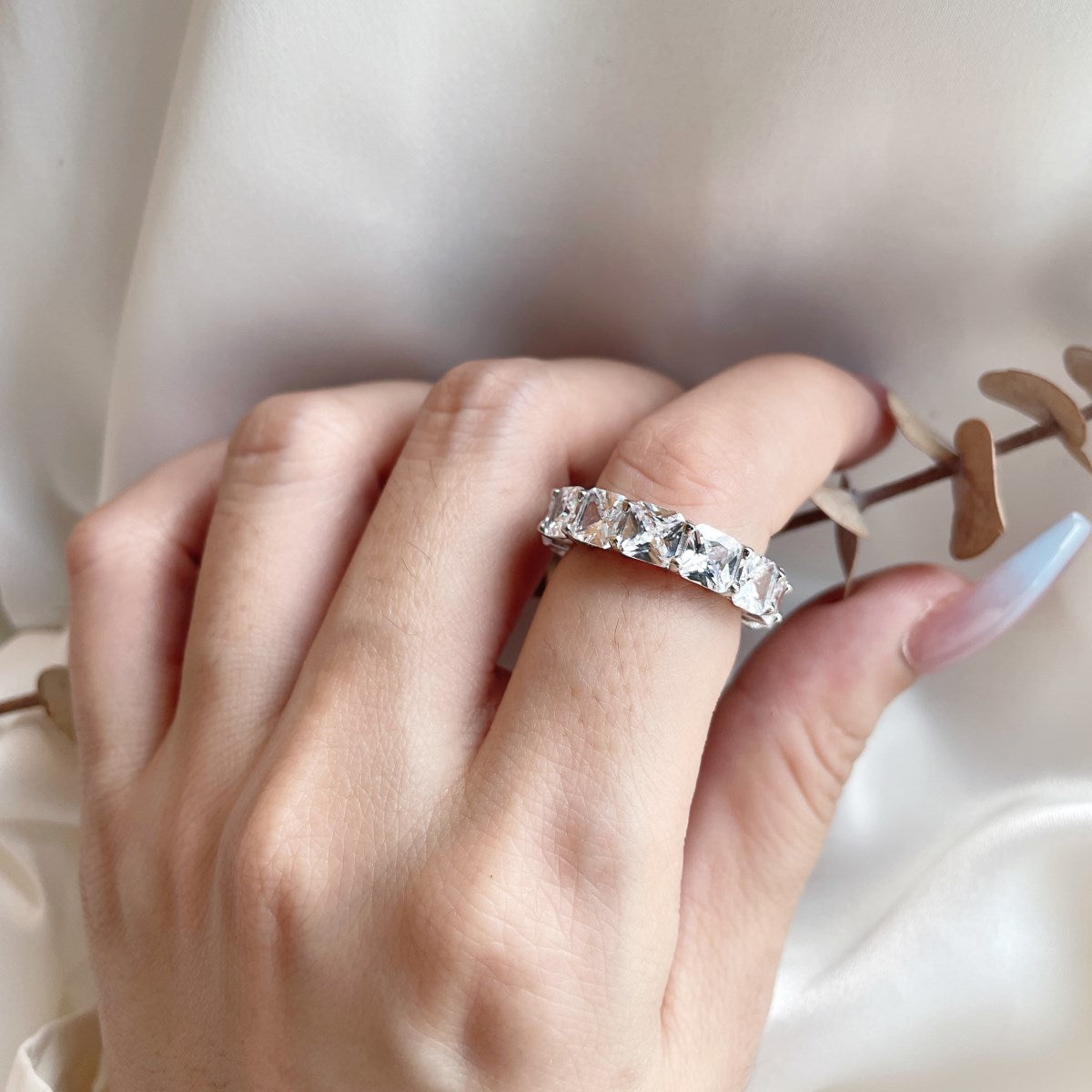 [Max Jewelry ]Elegant Princess Cut Tennis Ring