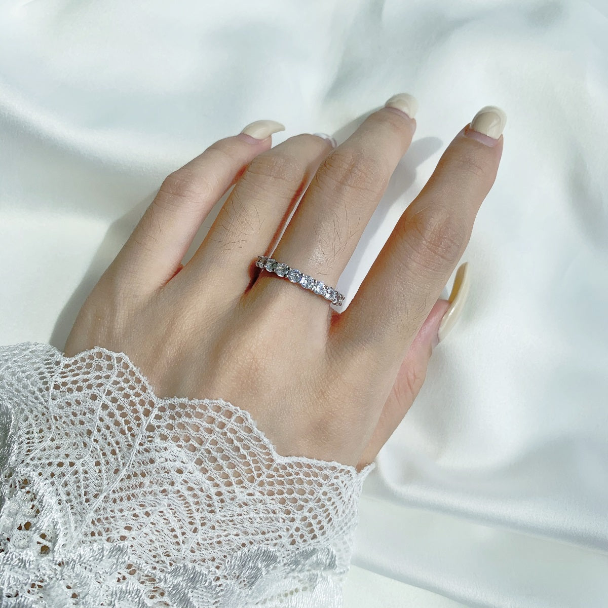 [Max Jewelry ]Sparkling Round Cut Tennis Ring