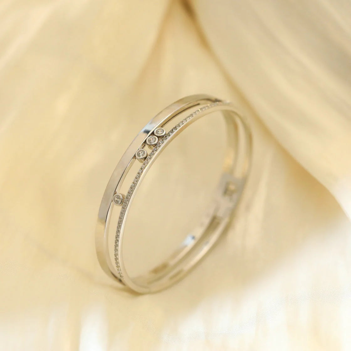 [Max Jewelry]Move Romane Diamond Bangle Bracelet