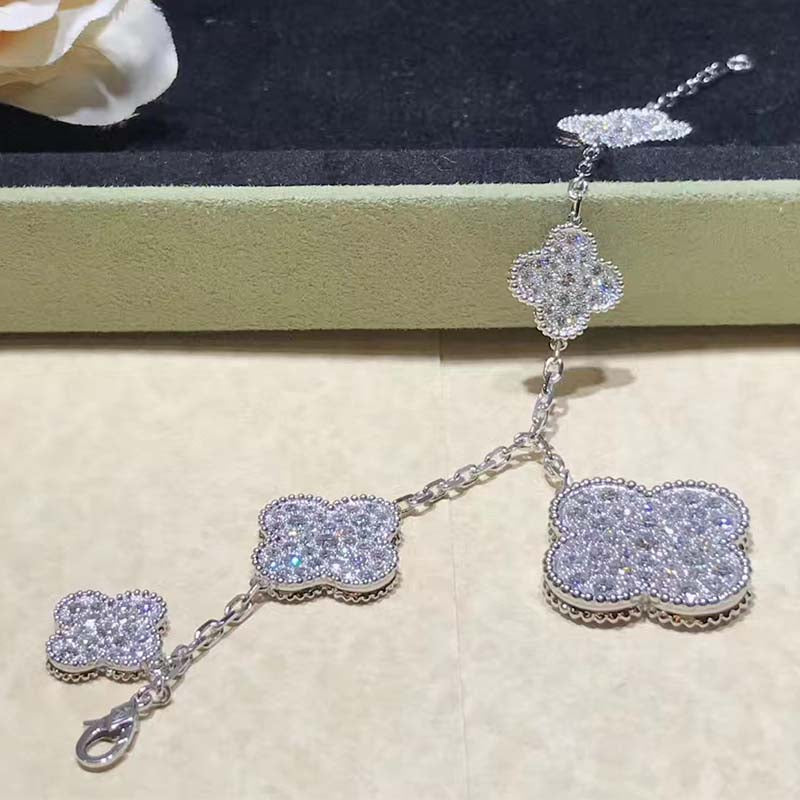 [Max Jewelry ]CLOVER 6 MOTIFS SILVER DIAMOND BRACELET