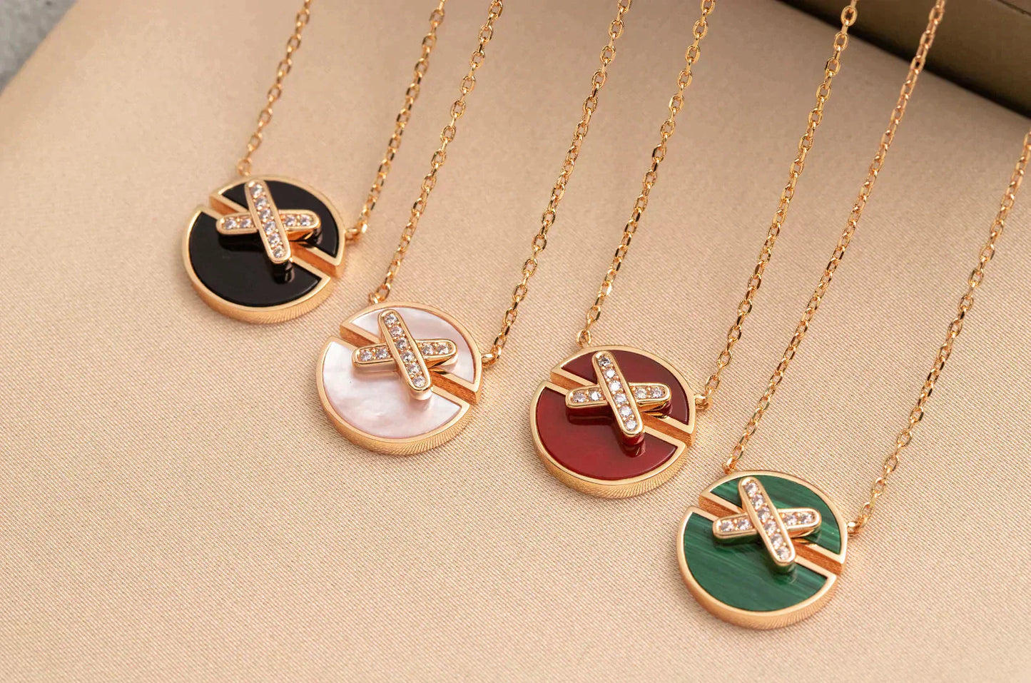 [Max Jewelry ]JEUX DE ROSE GOLD DIAMOND NECKLACE