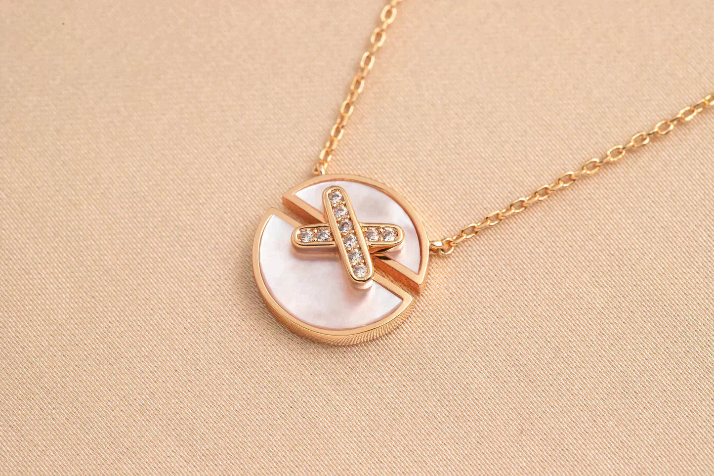 [Max Jewelry ]JEUX DE ROSE GOLD DIAMOND NECKLACE