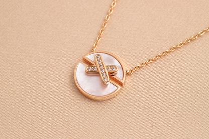 [Max Jewelry ]JEUX DE PINK GOLD DIAMOND NECKLACE