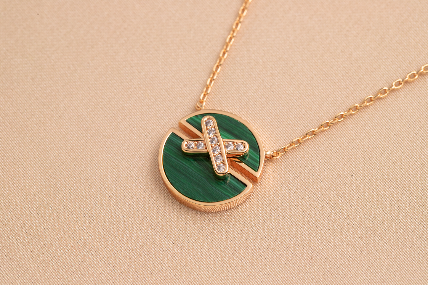[Max Jewelry ]JEUX DE PINK GOLD DIAMOND NECKLACE