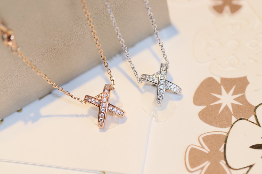 [Max Jewelry ]JEUX DE DIAMOND NECKLACE