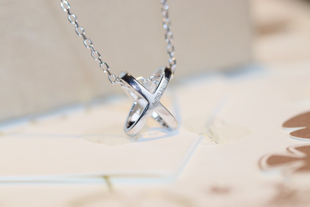 [Max Jewelry ]JEUX DE DIAMOND NECKLACE