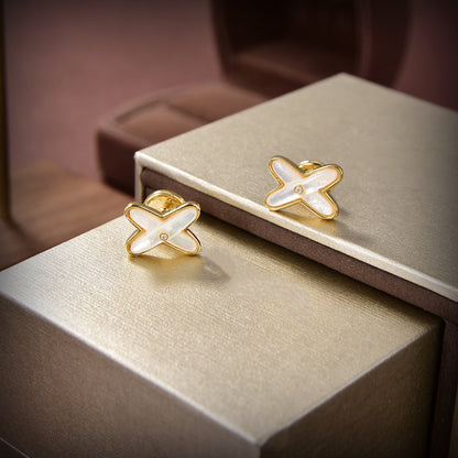 [Max Jewelry ]JEUX DE WHITE MOP GOLD DIAMOND EARRINGS