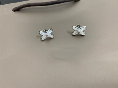 [Max Jewelry ]JEUX DE WHITE MOP SILVER DIAMOND EARRINGS