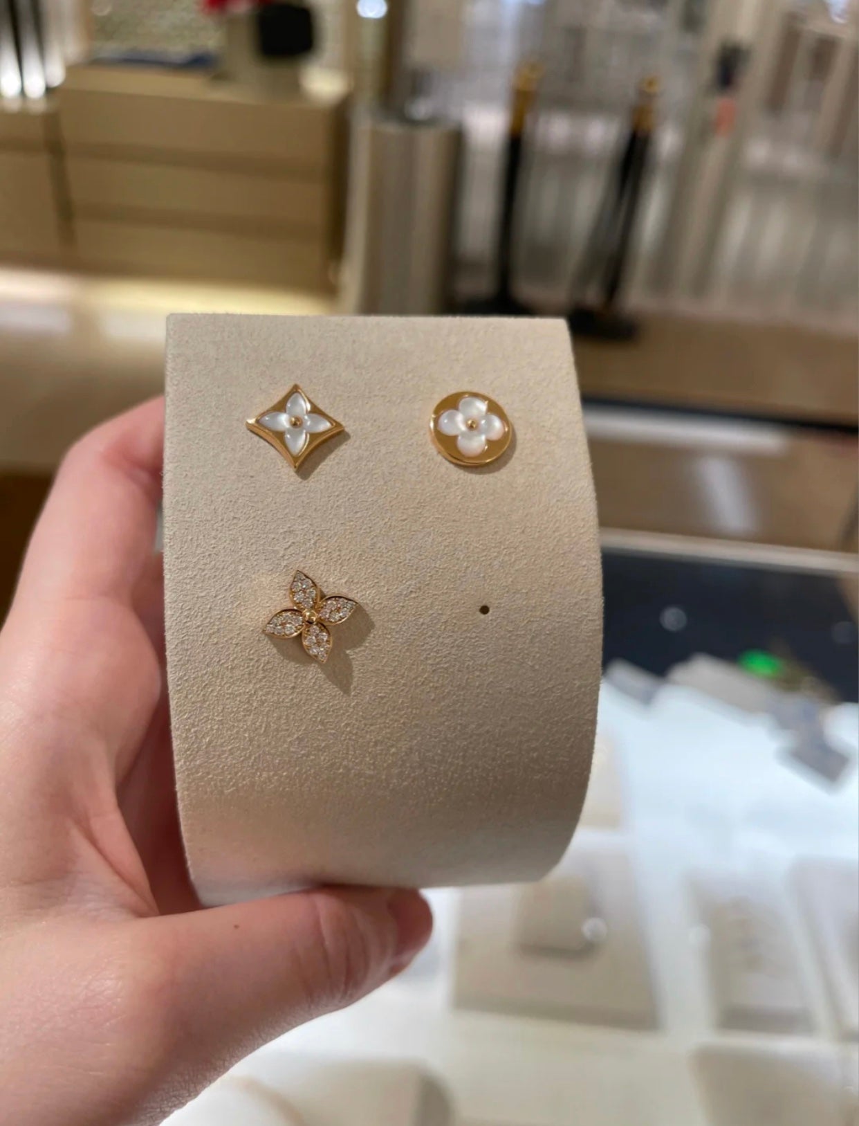 [Max Jewelry ]STAR BLOSSOM STUD EARRINGS PINK GOLD DIAMONDS