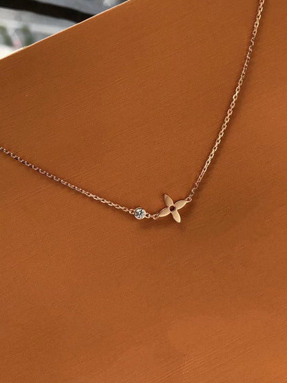 [Max Jewelry ]BLOSSOM PENDANT PINK GOLD AND DIAMOND