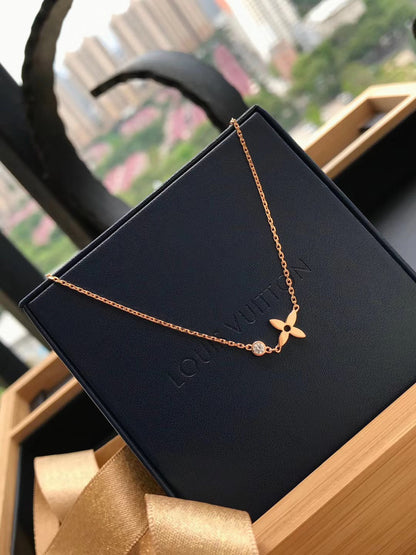 [Max Jewelry ]BLOSSOM PENDANT PINK GOLD AND DIAMOND