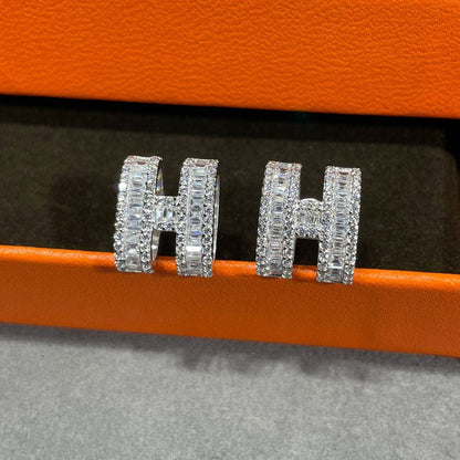 [Max Jewelry ]H STUD EARRINGS WITH SILVER DIAMONDS