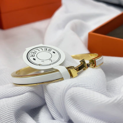 [Max Jewelry ]CLASSIC HM CLIC WHITE 8MM ENAMEL BRACELET