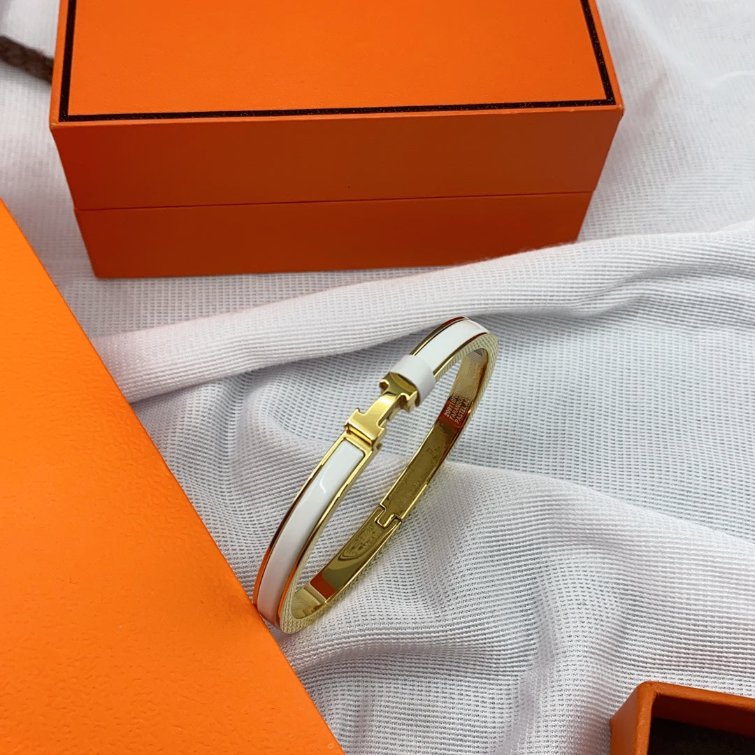 [Max Jewelry ]CLASSIC HM CLIC WHITE 8MM ENAMEL BRACELET