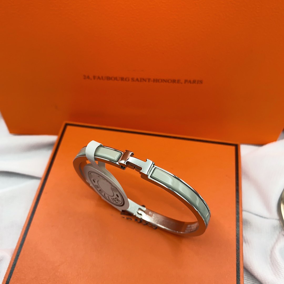 [Max Jewelry ]CLASSIC HM CLIC GREEN 8MM ENAMEL BRACELET