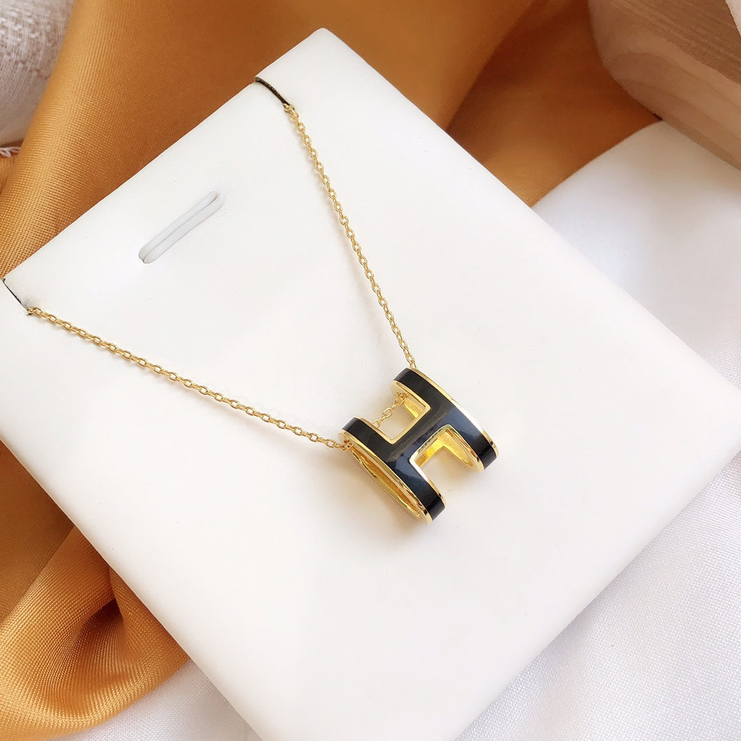 [Max Jewelry ]HM CLIC BLACK ENAMEL GOLD NECKLACE