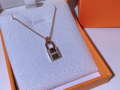 [Max Jewelry ]HM ADVANCED NICHE LOCK HEAD NECKLACE DIAMONDS