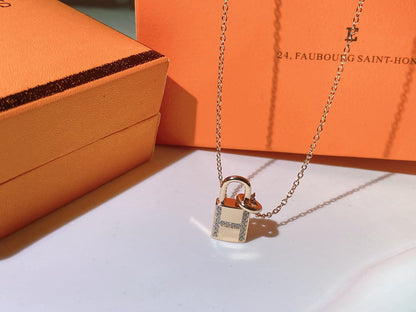 [Max Jewelry ]HM ADVANCED NICHE LOCK HEAD NECKLACE DIAMONDS