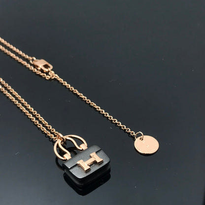 [Max Jewelry ]WOMEN'S HM AMULETTES CONSTANCE PENDANT NECKLACE
