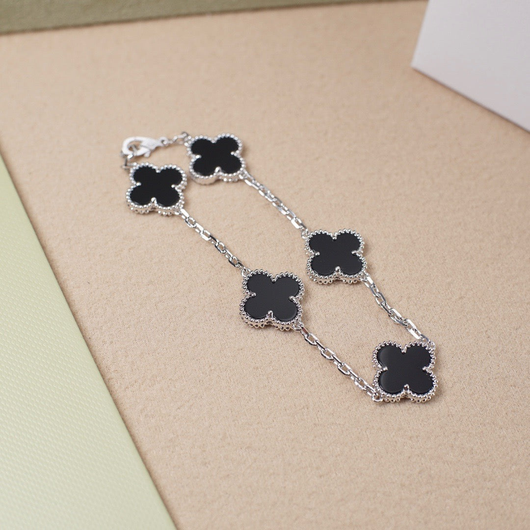 [Max Jewelry ] CLOVER 5 MOTIF ONYXS BRACELET COLLECTION