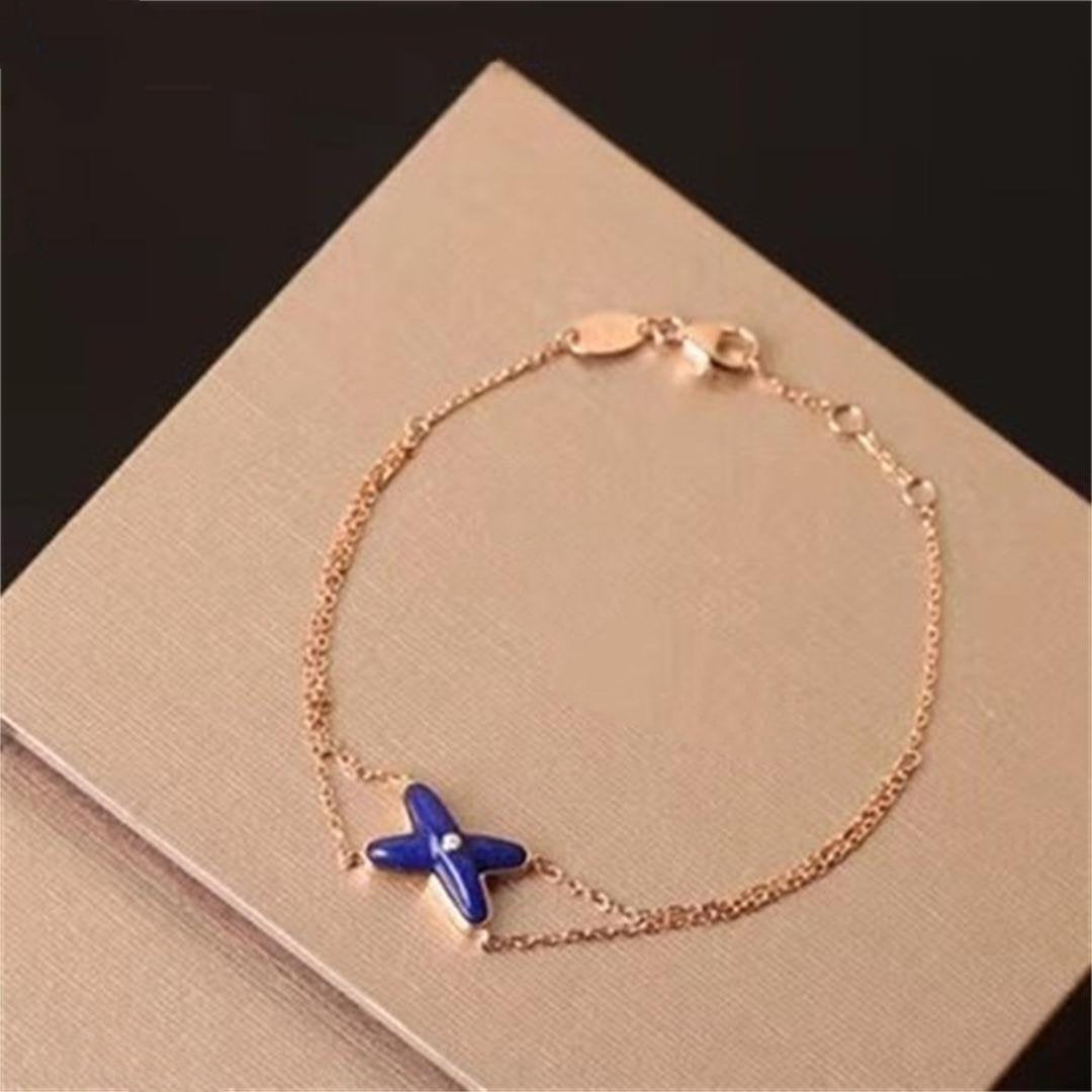 [Max Jewelry ]Hollow Design Four-Leaf Clover Flower Shape Bracelet