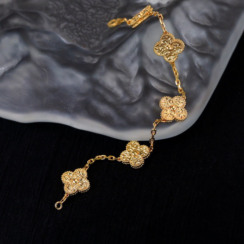 [Plus&Max]LUCKY CLOVER 5-MOTIF BRACELET - BRONZING