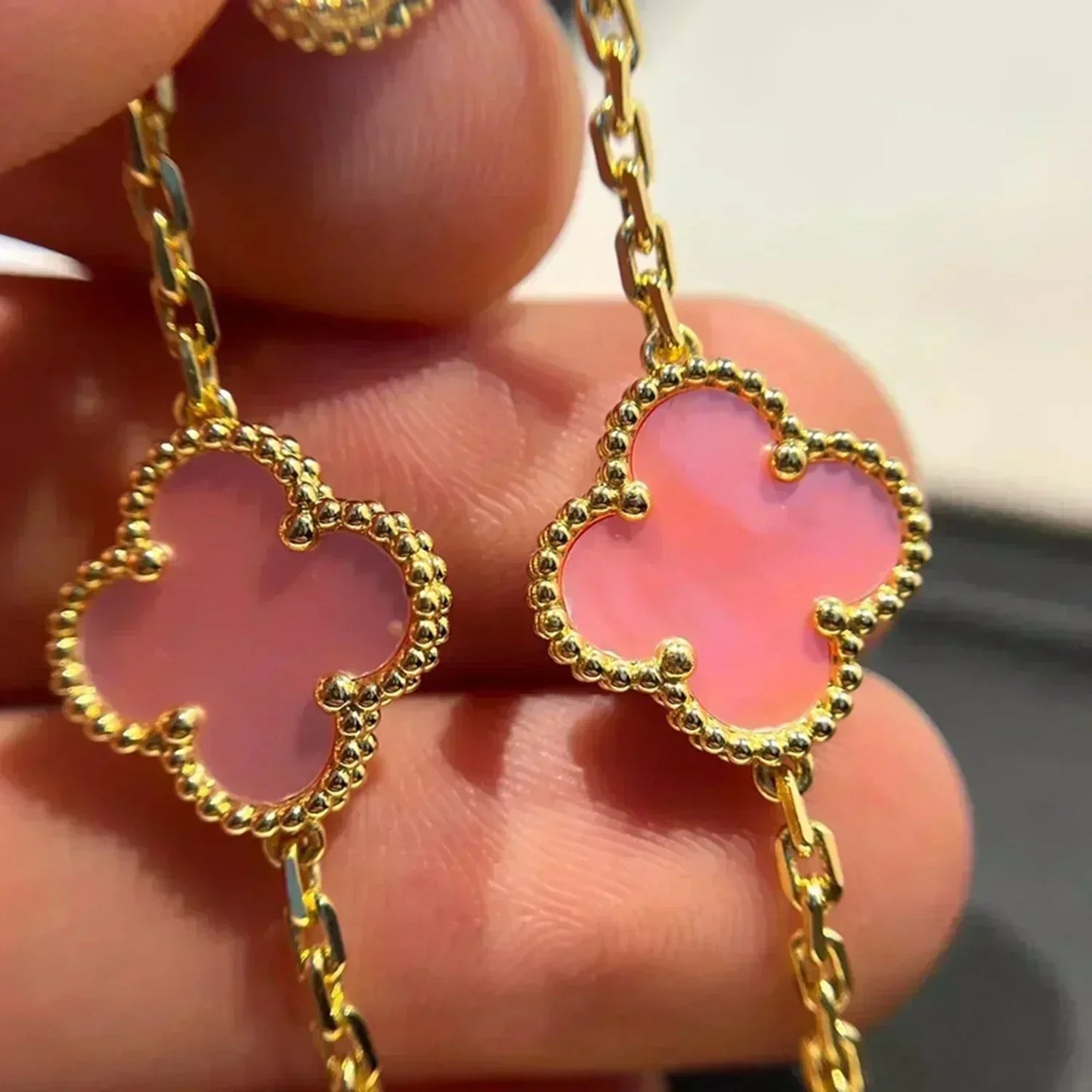 [Max Jewelry ] CLOVER 5 MOTIFS  PINK MOP BRACELET COLLECTION