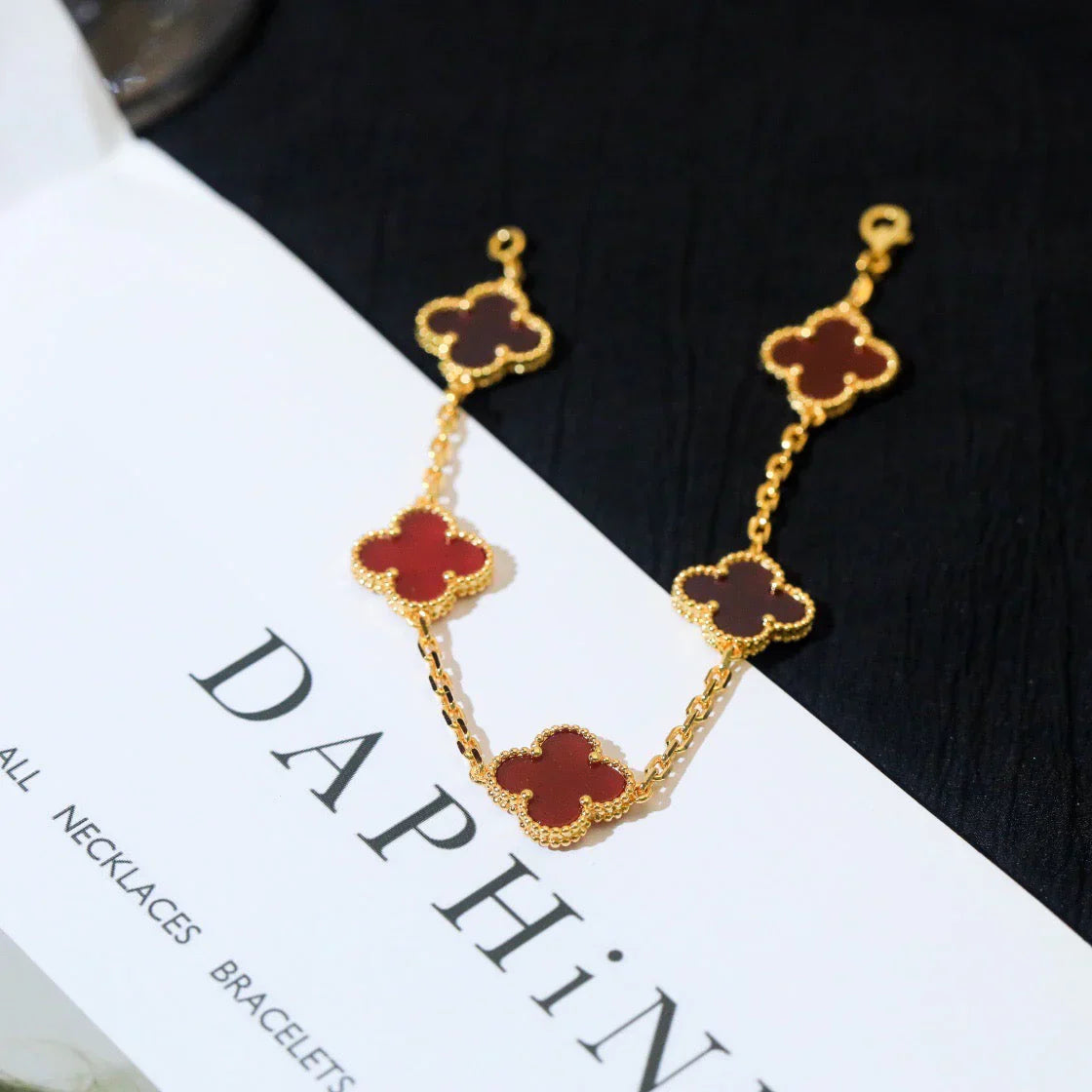 [Max Jewelry ] CLOVER 5 MOTIF RED CORNELIAN BRACELET COLLECTION