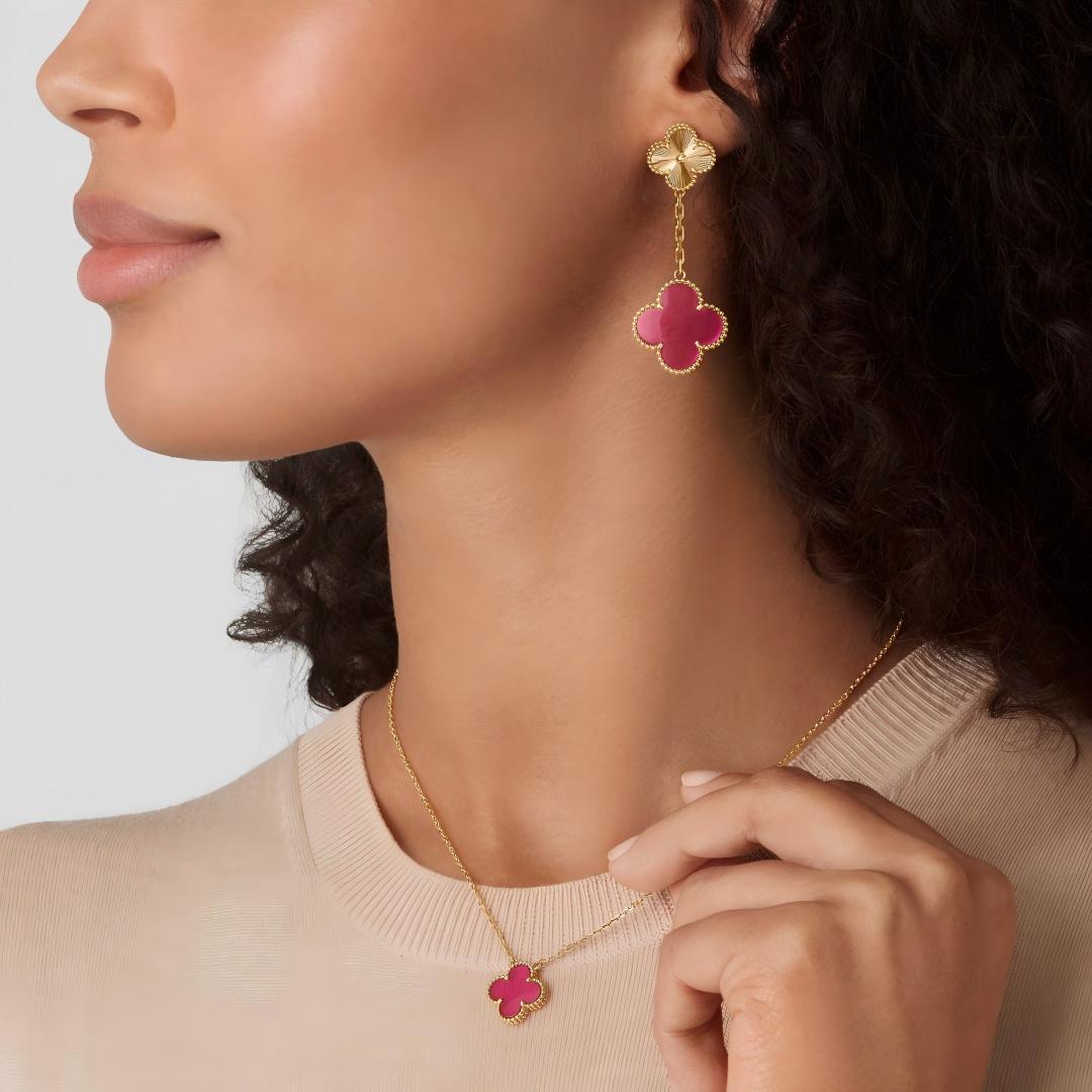 [Max Jewelry]NEW CLOVER 2 MOTIF PINK ENAMEL EARRINGS