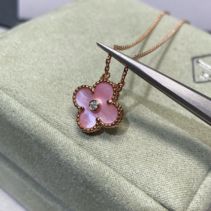 [Max Jewelry ]CLOVER 15MM DIAMOND PINK MOP NECKLACE