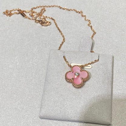 [Max Jewelry ]CLOVER 15MM DIAMOND PINK MOP NECKLACE